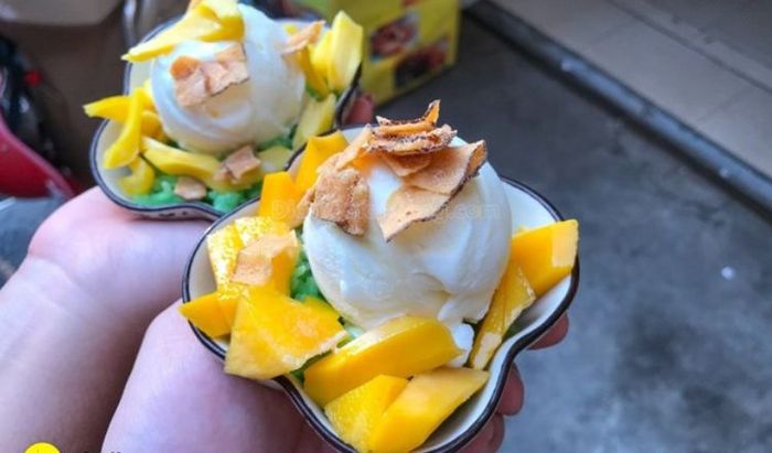 Kem Xôi, Chè Thái Lan - Ngõ Văn Chương là địa chỉ chè Thái nổi tiếng tại Hà Nội