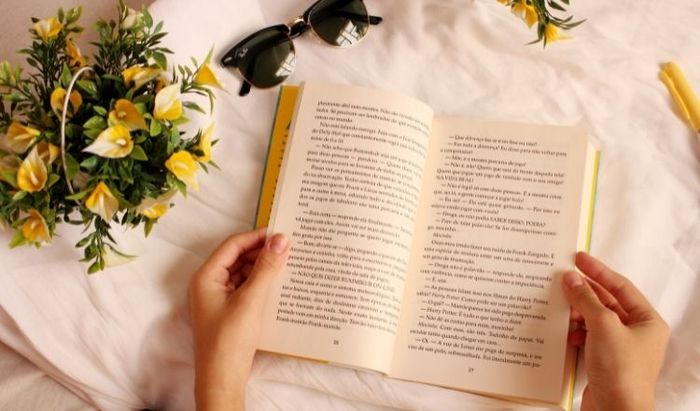 Đọc sách không chỉ giúp ta hiểu biết hơn, mà còn là một phương pháp rèn luyện lối sống, giúp ta trưởng thành và suy nghĩ sâu sắc hơn về các vấn đề trong cuộc sống.
