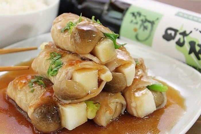 Thịt heo cuộn măng nấm