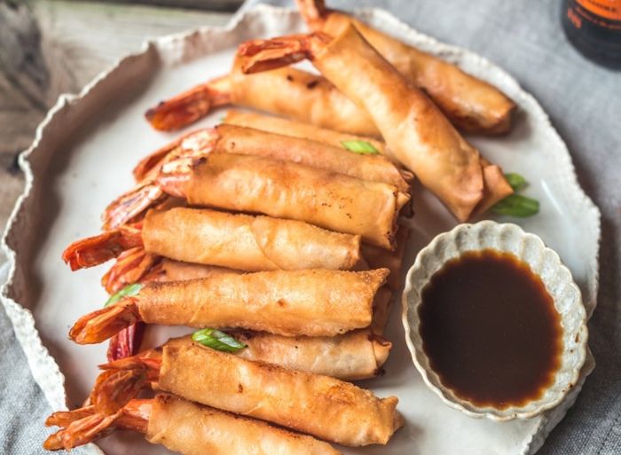 Chả giò với nhân tôm thơm ngon