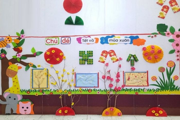 Mẫu trang trí Tết tại trường mầm non khiến các bé cảm thấy thích thú và đầy hứng khởi