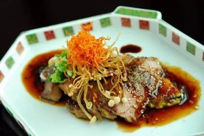 A La Carte Buffet สัมผัสความอิ่มอร่อยกับอาหารญี่ปุ่นแบบดั้งเดิมที่เต็มไปด้วยรสชาติแท้ๆ ที่ทำให้คุณหลงรักในทุกคำ