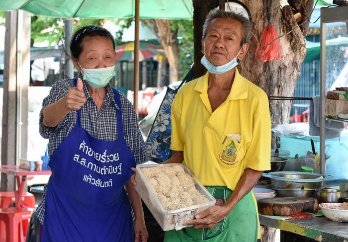 ร้านบะหมี่ไข่ชื่อดัง “บะหมี่เกี๊ยวจักรพรรดิ์” ที่ทุกคนต้องรู้จัก