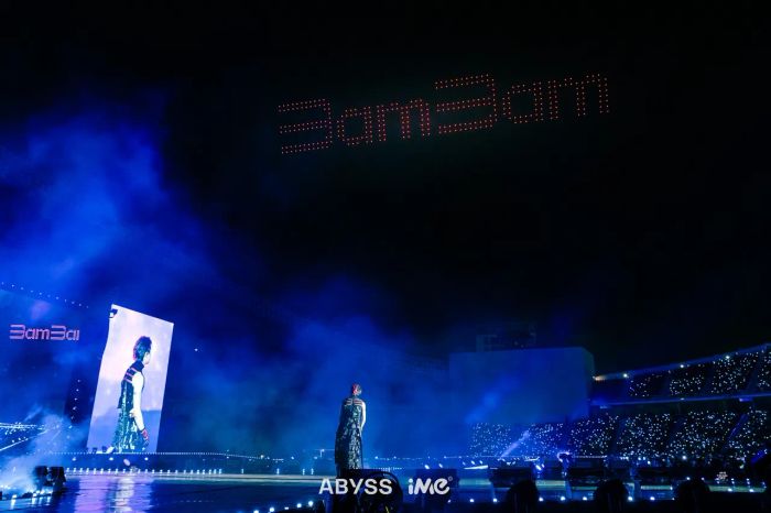 แบมแบมสร้างประวัติศาสตร์ให้กับวงการ K-POP ด้วยการเป็นศิลปินชายเดี่ยวคนแรกที่จัดคอนเสิร์ตฟูลสเกลที่ราชมังคลากีฬาสถาน