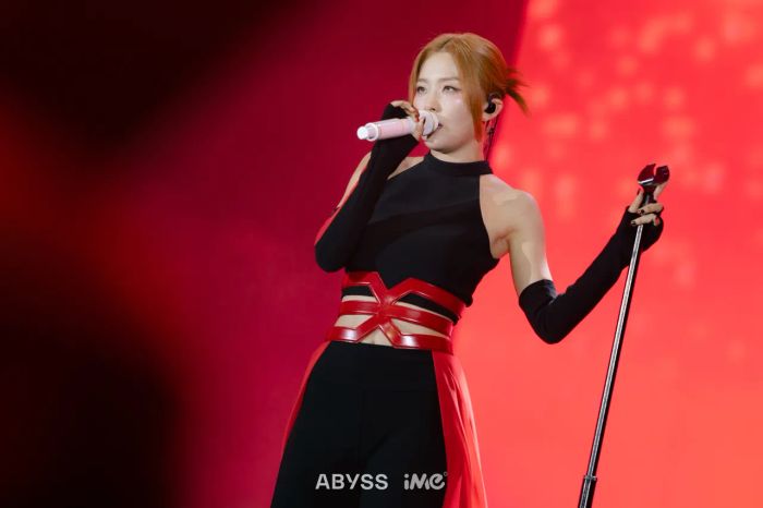 แบมแบมทำสำเร็จในวงการ K-POP ด้วยการเป็นศิลปินชายเดี่ยวคนแรกที่สามารถจัดคอนเสิร์ตฟูลสเกลที่ราชมังคลากีฬาสถานได้อย่างสมเกียรติ