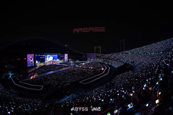 แบมแบมทำได้สำเร็จในวงการ K-POP โดยเป็นศิลปินชายเดี่ยวคนแรกที่จัดคอนเสิร์ตฟูลสเกลที่ราชมังคลากีฬาสถานอย่างยิ่งใหญ่