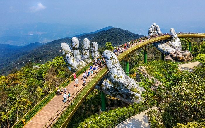 Có rất nhiều địa điểm vui chơi ở Đà Nẵng phù hợp với mọi độ tuổi (Ảnh: Nhân dân)
