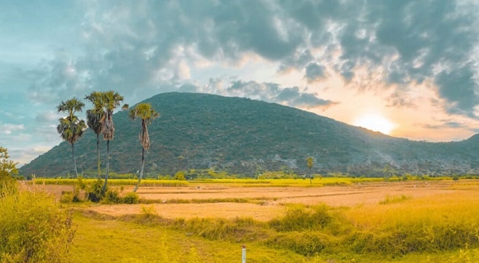 Tượng Phật núi Bà Đen là biểu tượng của lòng tin và tinh thần (Ảnh: sưu tầm)