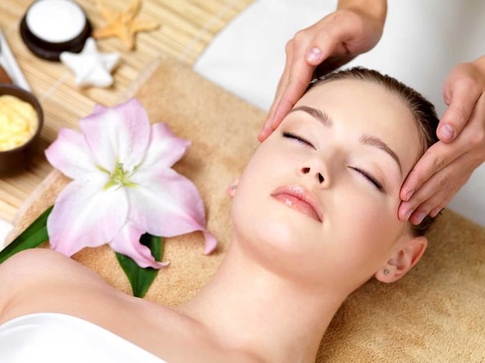 Các spa cung cấp dịch vụ massage trị liệu và phục hồi sức khỏe