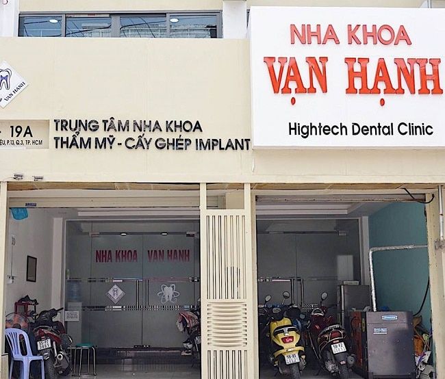 Phòng khám nha khoa Vạn Hạnh nằm trong danh sách những trung tâm răng hàm mặt hàng đầu tại TPHCM.