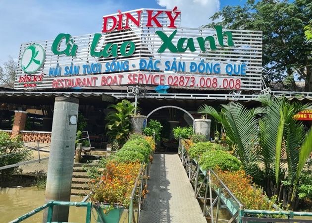 Nhà hàng ven sông Sài Gòn này nổi bật với không gian ấm cúng và gần gũi, mang đến cảm giác như ở nhà.