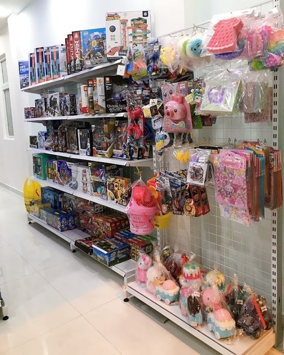 Toystore Quỳnh Thy – nơi trẻ em tìm thấy niềm vui qua những món đồ chơi sáng tạo và hữu ích.