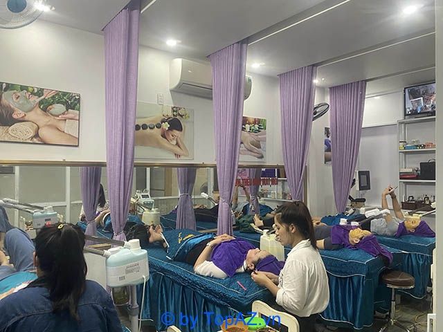 Spa chuyên điều trị mụn và làm đẹp chuyên sâu tại TP. Đông Hà, giúp khách hàng sở hữu làn da khỏe mạnh, sáng mịn.