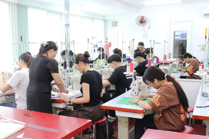 Trường Quốc Thảo