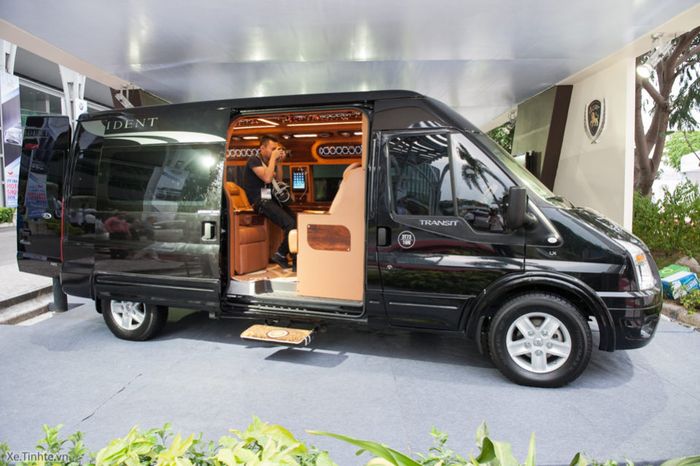 thuê xe limousine Hà Nội