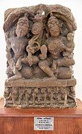 Gomedh và Ambika tại Bảo tàng Maharaja Chhatrasal, từ thế kỷ thứ 11