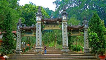 Cổng Tam Quan của Đền Thượng