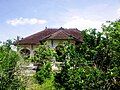 Một ngôi nhà mang kiến trúc Pháp tại huyện Chợ Lách.