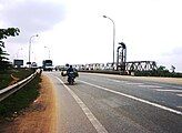 Cầu Thạch Hãn bắc qua dòng sông Thạch Hãn