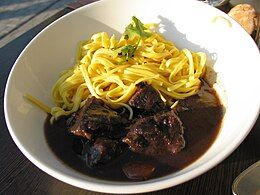 Thịt bò nấu rượu vang Burgundy