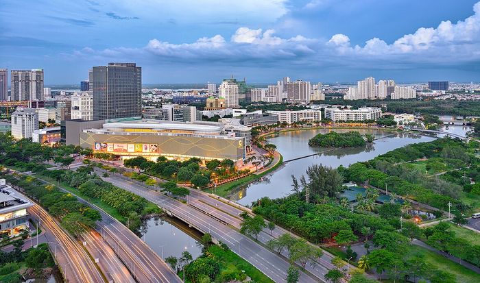 Phú Mỹ Hưng - Đại lộ Nguyễn Văn Linh.jpg