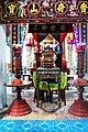 Lư hương nhỏ bằng gốm để thắp hương.
