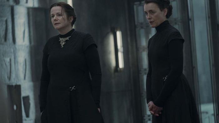 Emily Watson và Olivia Williams trong Dune: Prophecy