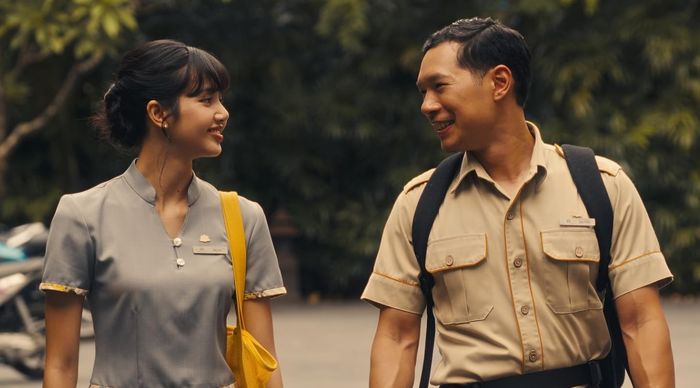 Tayme Thapthimthong và Lalisa Manoban trong The White Lotus