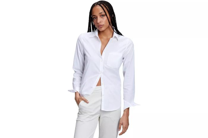 GAP Women's Classic Button-Down Shirt