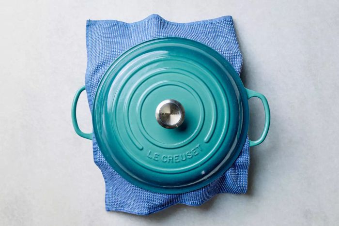 how-to-clean-le-creuset_Method-3-Step-1-2