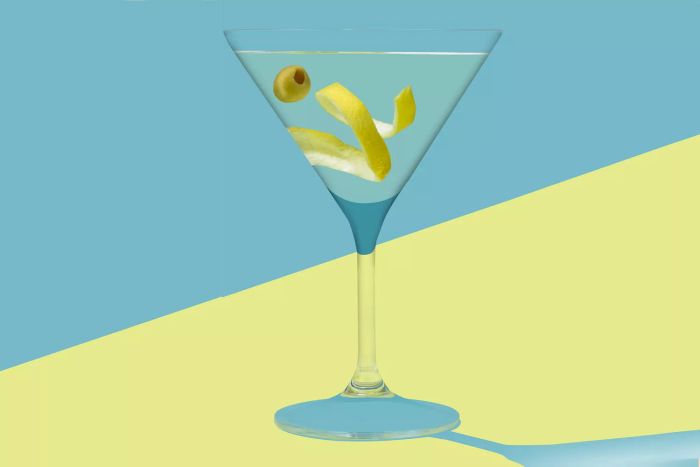how-to-make-a-martini-at-home-GettyImages-663935792