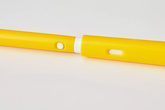 The handle of the Swiffer 360 Heavy Duty Duster with Extendable Handle Starter Kit.