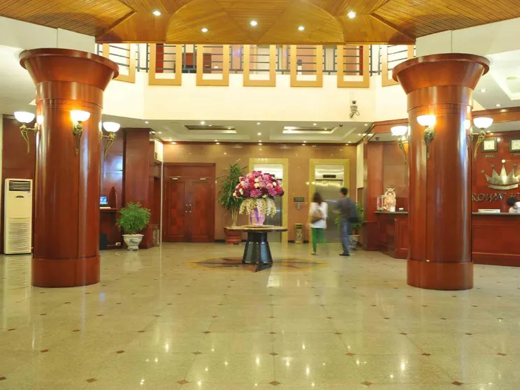Ảnh Crown Hotel