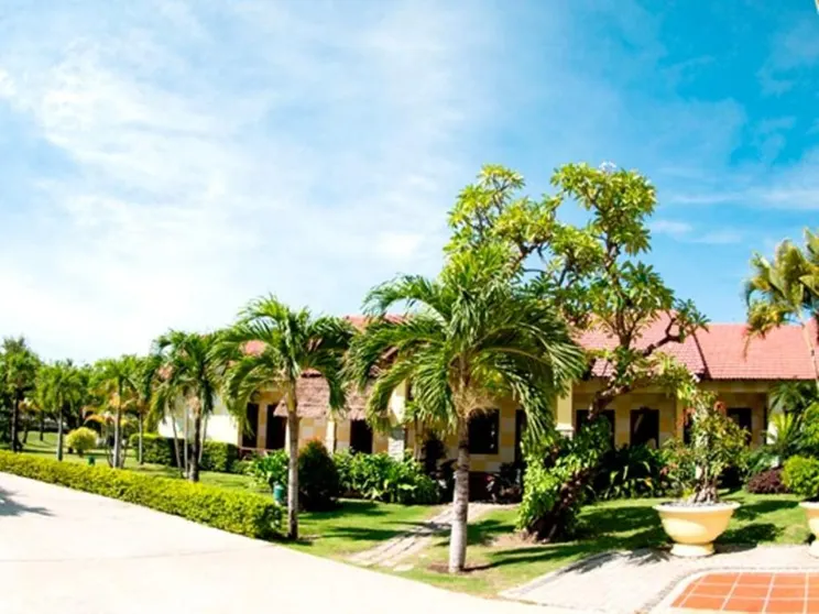 Ảnh White Sand Doc Let Beach Resort & Spa