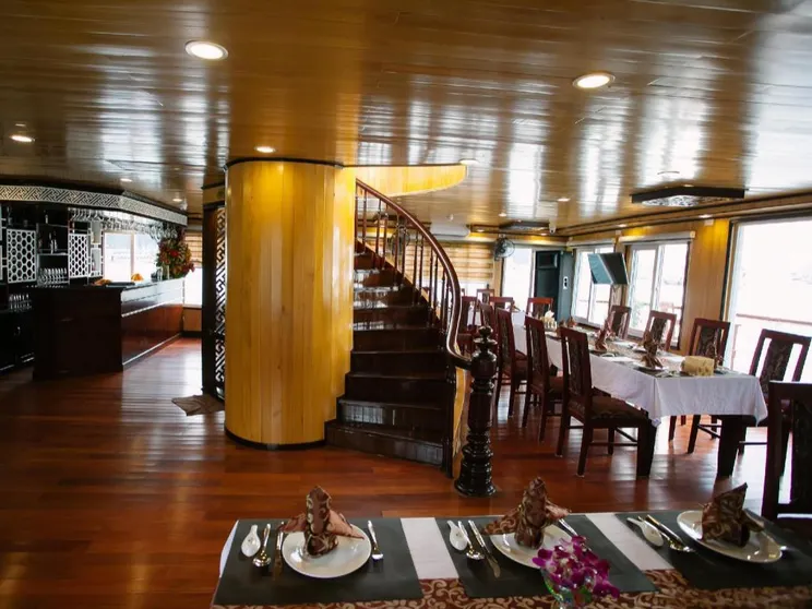 Ảnh Cristina Diamond Cruise