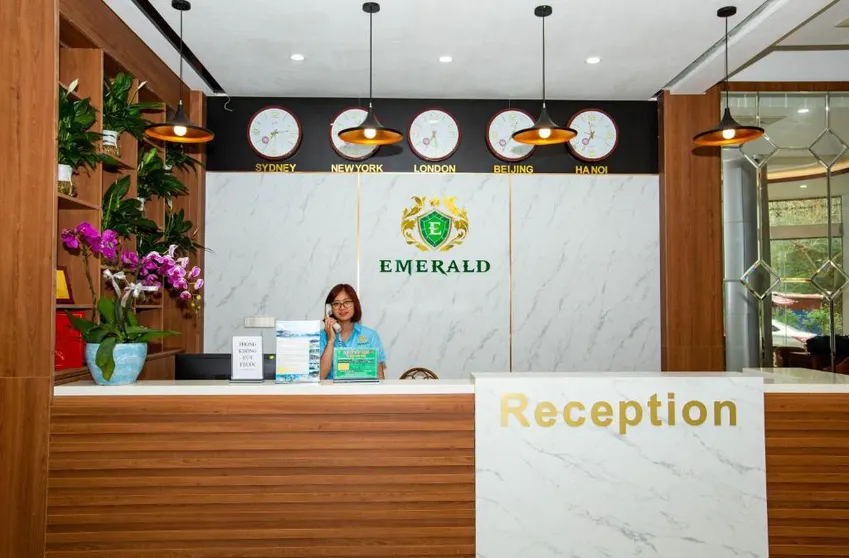 Ảnh Khách Sạn Emerald Cát Bà