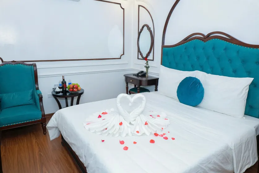 Ảnh Khách sạn Royal - Trâu Quỳ