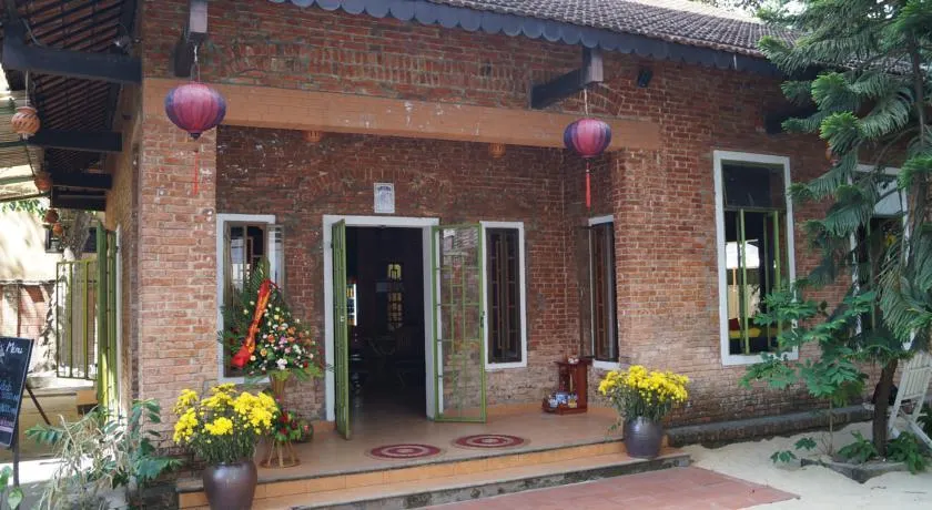 Ảnh Oasis Bar and Hostel
