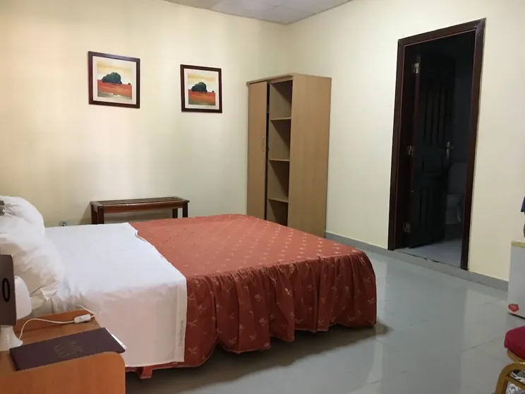 Ảnh MIVENA - on airport street