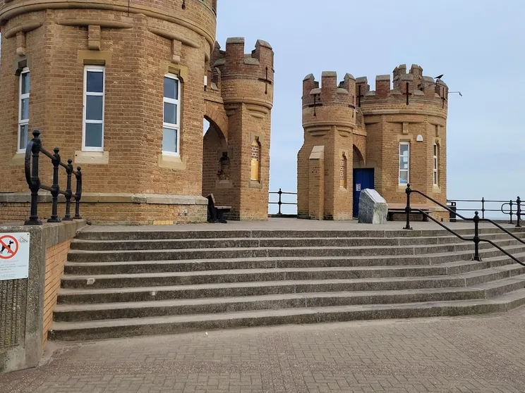 Ảnh Remarkable 3-bed House in Hull