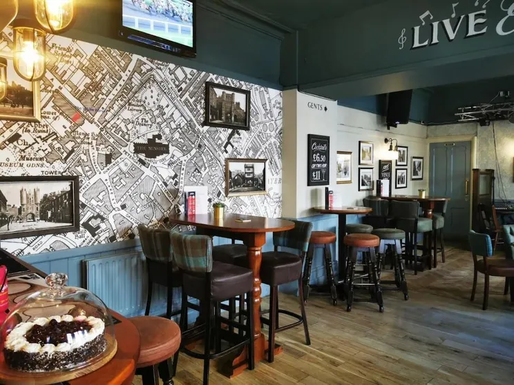 Ảnh The White Horse