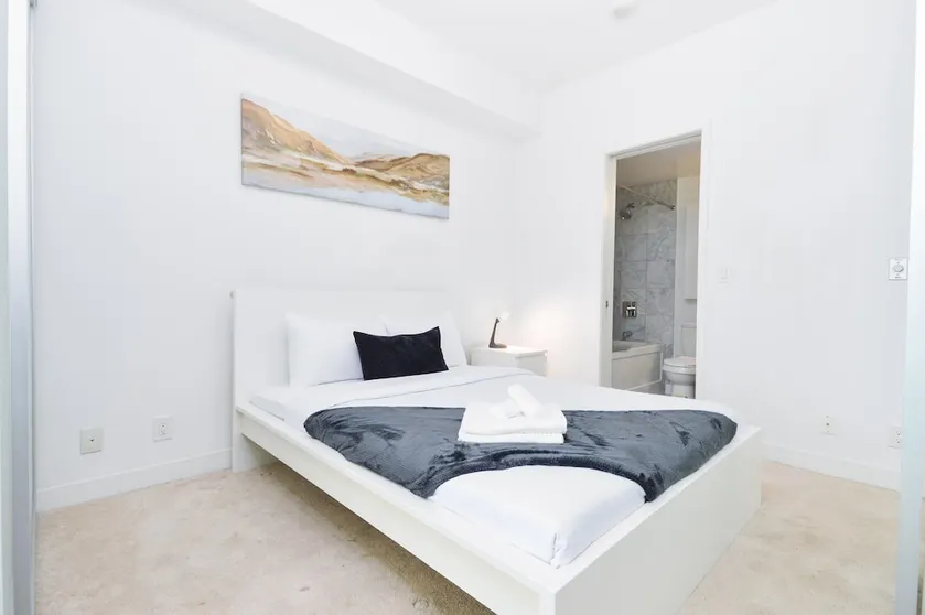 Ảnh Downtown Toronto near CN Tower