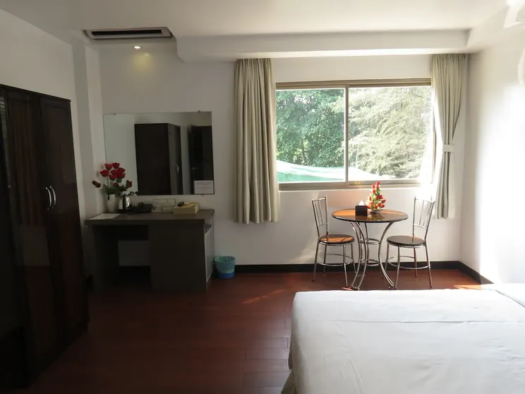 Ảnh High Five Hotel