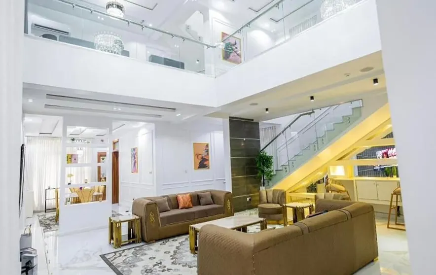 Ảnh 6 bedroom mansion in lekki phase 1