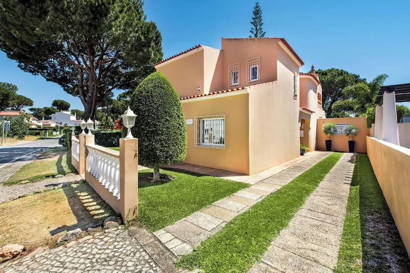 Ảnh 4 Bedrooms Private Pool Close To All Amenities