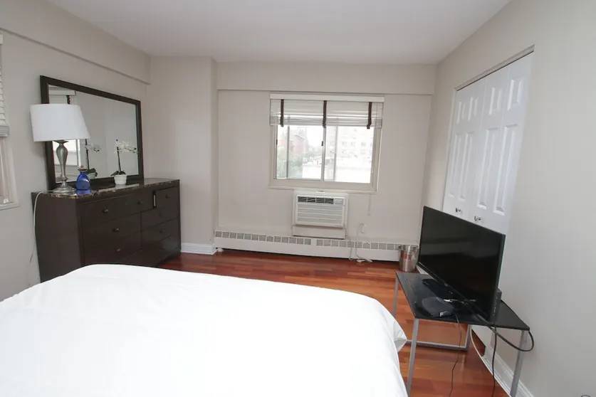 Ảnh Renaissance Properties - 21 & Chestnut