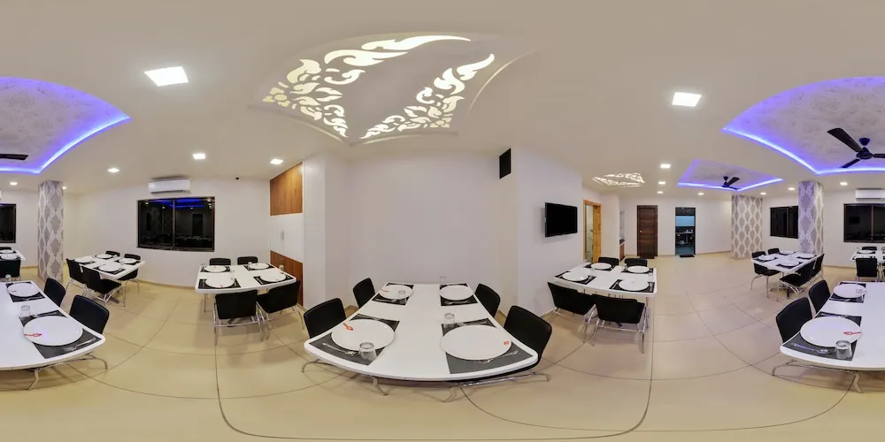 Ảnh Hotel Devkinandan