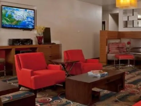 Ảnh Six South St. Hotel