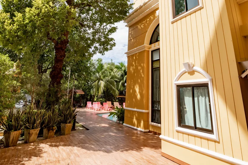 Ảnh ROYAL PINEAPPLE HOTEL l a welcome to wealth and good fortune