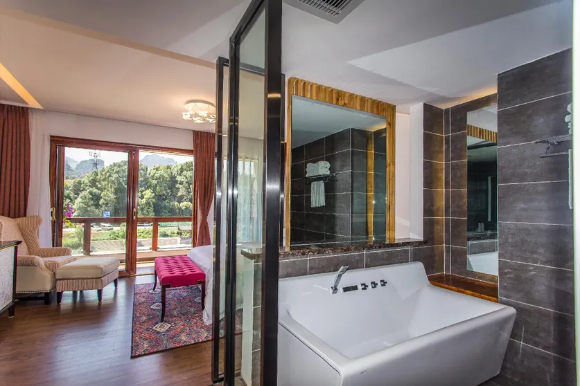 Ảnh LEADING MEN Hotel